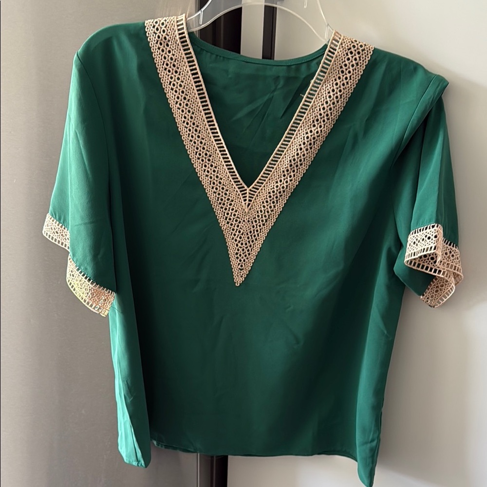 Elegant Green V-Neck Top with Lace Trim